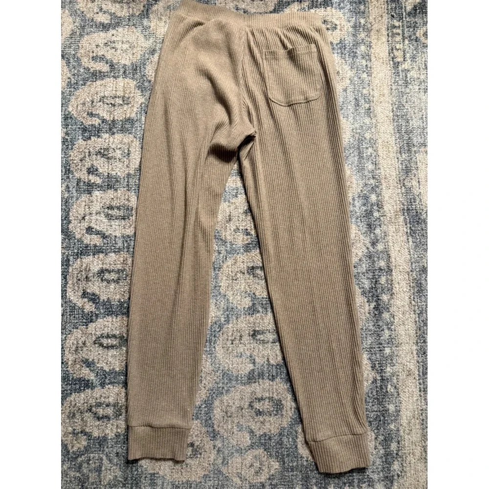 ALO Yoga Muse Hoodie and Jogger Set Size Medium Excellent Condition